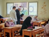انطلاق قطار الثانوية الأزهرية من أولى محطاته.. 81 ألف طالب بالقسم العلمى يؤدون الامتحان فى القرآن والحديث وسط انتظام باللجان.. الأسئلة فى مستوى الطالب المتوسط.. وكيل الأزهر يوجه بتوفير أقصى درجات الرعاية للطلاب