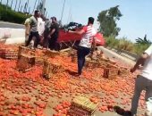 انقلاب سيارة بحمولة طماطم على طريق طنطا الإسكندرية الزراعي