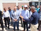 محافظ الجيزة يتفقد مشروعات الصرف الصحى فى مدينة أبو النمرس