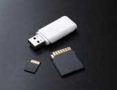 فلاشة USB أم كارت ميمورى SD.. أيهما أفضل لتخزين الصور؟