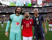 لقاء استثنائى يعيد أمجاد ليفربول.. محمد صلاح يجتمع مع أليسون وفابينيو