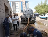 محافظ أسوان يتابع إصلاح كسر مفاجئ بخط مياه الشرب بالمسلة الناقصة