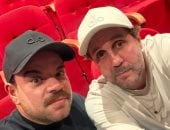 هشام ماجد ومحمد عبد الرحمن توتا من كواليس مسرحية خيال مريض.. صورة