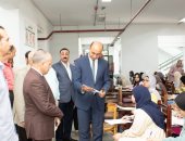 رئيس جامعة دمنهور ونائبه يتفقدان امتحانات كليتي التربية والطفولة المبكرة 
