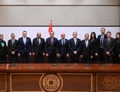 رئيس الوزراء يشهد توقيع اتفاقيتي الاستثمار والتشغيل وشراء الطاقة لمحطة طاقة رياح جبل الزيت