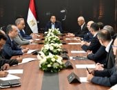 رئيس الوزراء يلتقى مسئولى شركة نيسان العالمية