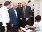 رئيس جامعة الزقازيق يتفقد امتحانات الترم الثانى بكلية الحاسبات والمعلومات