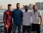 حسين الشحات يجمع نجوم الأهلي السابقين على مائدة واحدة فى وسط النيل.. صور
