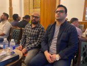 رئيس تحرير "الوطن" والإعلامى أحمد فايق يقدمان واجب العزاء فى الزميل الراحل أحمد عادل