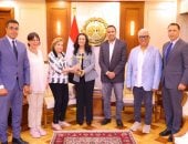 وزيرة التضامن الاجتماعى تستقبل وفد مهرجان أسوان لأفلام المرأة 