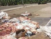 التحفظ على طن لحوم مذبوحة خارج المجازر بعد انقلاب سيارة نقل بسوهاج