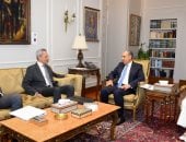 وزير الخارجية يستقبل وزير شئون المجالس النيابية