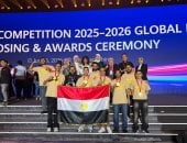 طلاب مصريون يتوّجون بجائزة تكنولوجية عالمية في الصين.. صور