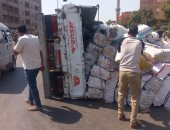 إعادة الحركة المرورية على طريق القاهرة الإسكندرية الزراعي بطوخ بعد انقلاب سيارة