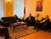 سفير مصر بموسكو يبحث مع نائب وزير الصناعة والتجارة الروسى تعزيز التعاون