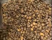 أقدم مطحن بن في مصر.. الزبائن من المشاهير  بمنطقة الغورية.. فيديو