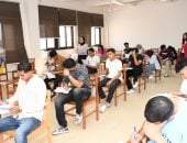 رئيس جامعة قناة السويس يتفقد امتحانات الألسن