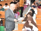 رئيس جامعة القناة يتابع انتظام امتحانات السياحة والفنادق والزراعة
