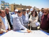 وزيرة الإسكان تتفقد مشروع “بيت الوطن” بالامتداد الشرقي للمدينة