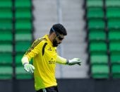 نظارات سوداء تخطف الأنظار في مران المنتخب السعودي بكأس العالم .. صور