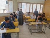 رئيس منطقة سوهاج الأزهرية يتابع امتحان الفيزياء: توفير الأجواء المناسبة للطلاب