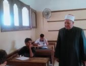 رئيس منطقة القليوبية الأزهرية يتابع امتحان الفيزياء بلجنتي الخانكة وشبين القناطر