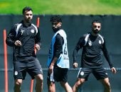 حسام حسن يعلن تشكيل منتخب مصر أمام بلجيكا دون مفاجآت.. العميد يلجأ لطريقة 4-3-3 للتأمين الدفاعى فى وسط الملعب.. شوبير فى حراسة المرمى.. زيكو وصلاح ومرموش فى الهجوم.. وتريزيجيه وزيزو وحمزة عبد الكريم على الدكة