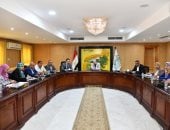 محافظ الفيوم يتابع الموقف التنفيذي لمشروعات "القرض الأوروبى"
