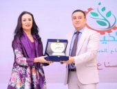 وزيرة التضامن تكرم صناع الخير عضو التحالف الوطني لجهودها في مبادرة «فرحة مصر»