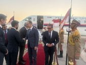 وزير الصحة والسكان يستقبل رئيس وزراء صربيا بمطار القاهرة الدولي