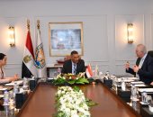محافظة جنوب سيناء تستعرض مستجدات مشروع الهيدروجين الأخضر بـ15 مليار دولار