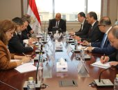 وزير الكهرباء يبحث مع وفد البنك الأوروبى لإعادة الإعمار سبل التعاون بمختلف المجالات