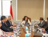 وزيرة الإسكان تبحث مقترح إنشاء مشروع "أوت ليت" تجاري بنطاق مدن شرق القاهرة
