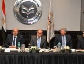 وزراء الاستثمار والصناعة والمالية والتخطيط والعمل والسياحة يبحثون مع البنك الدولي الاستثمار الأجنبي المباشر.. وزير الاستثمار: تنسيق وتكامل حكومي لتحديد القطاعات الأولى بالترويج وتحسين سياسات جذب الاستثمارات