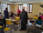 رئيس "أزهر الإسماعيلية" يتابع امتحانات الثانوية للقسم العلمى بالقنطرة غرب