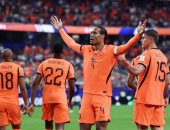 هولندا ضد اليابان.. الطواحين تتقدم 1-0 برأسية فان دايك.. فيديو وصور