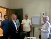 رئيس مركز الخارجة يتفقد الوحدة الصحية وحديقة قرية العبور
