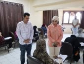 رئيس جامعة الأقصر تتفقد أعمال الامتحانات بكلية الآثار ومشروعات تخرج الطلاب.. صور