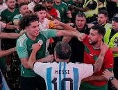 اشتباكات بين جماهير الجزائر والأرجنتين في تايمز سكوير قبل موقعة المونديال