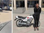ضبط سائق دراجة نارية اصطدام بملاكي وسب صاحبها