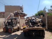 رفع 520 طن مخلفات قمامة والتعامل مع 19 بؤرة بمراكز ومدن المحافظة