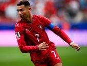 لويس فيجو يدافع عن رونالدو ويشيد بميسي فى المونديال