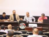 مصطفى عزام يجتمع بمندوبى المناطق لمناقشة قواعد قيد وانتقالات اللاعبين بالموسم الجديد