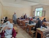 طلاب الأزهر بسوهاج يؤدون امتحان الكيمياء ورئيس المنطقة يتفقد لجان دار السلام