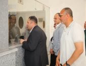محافظ دمياط يتفقد المركز التكنولوجي لخدمة المواطنين بالبراشية ويشيد بجهود رئيس الوحدة القروية