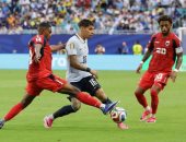 الرأس الأخضر يواصل صناعة التاريخ في كأس العالم بالتعادل مع أوروجواي.. صور 