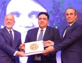 الوطنية للإعلام تمنح اسم العندليب عبد الحليم حافظ وسام ماسبيرو