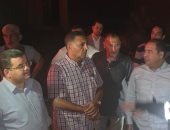 محافظ القليوبية ومدير الأمن يتابعان أعمال السيطرة على حريق مصنع للبويات بالخانكة.. صور