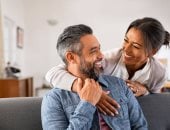 عشان الحب ما يتحولش لعيشة والسلام.. 10 أسرار تحمى زواجك من الأزمات
