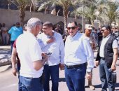 محافظ دمياط يتابع جهود السيطرة على حريق مصنع دهانات بدمياط الجديدة